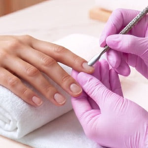 Nagelvorbereitung für eine langanhaltende Modellage