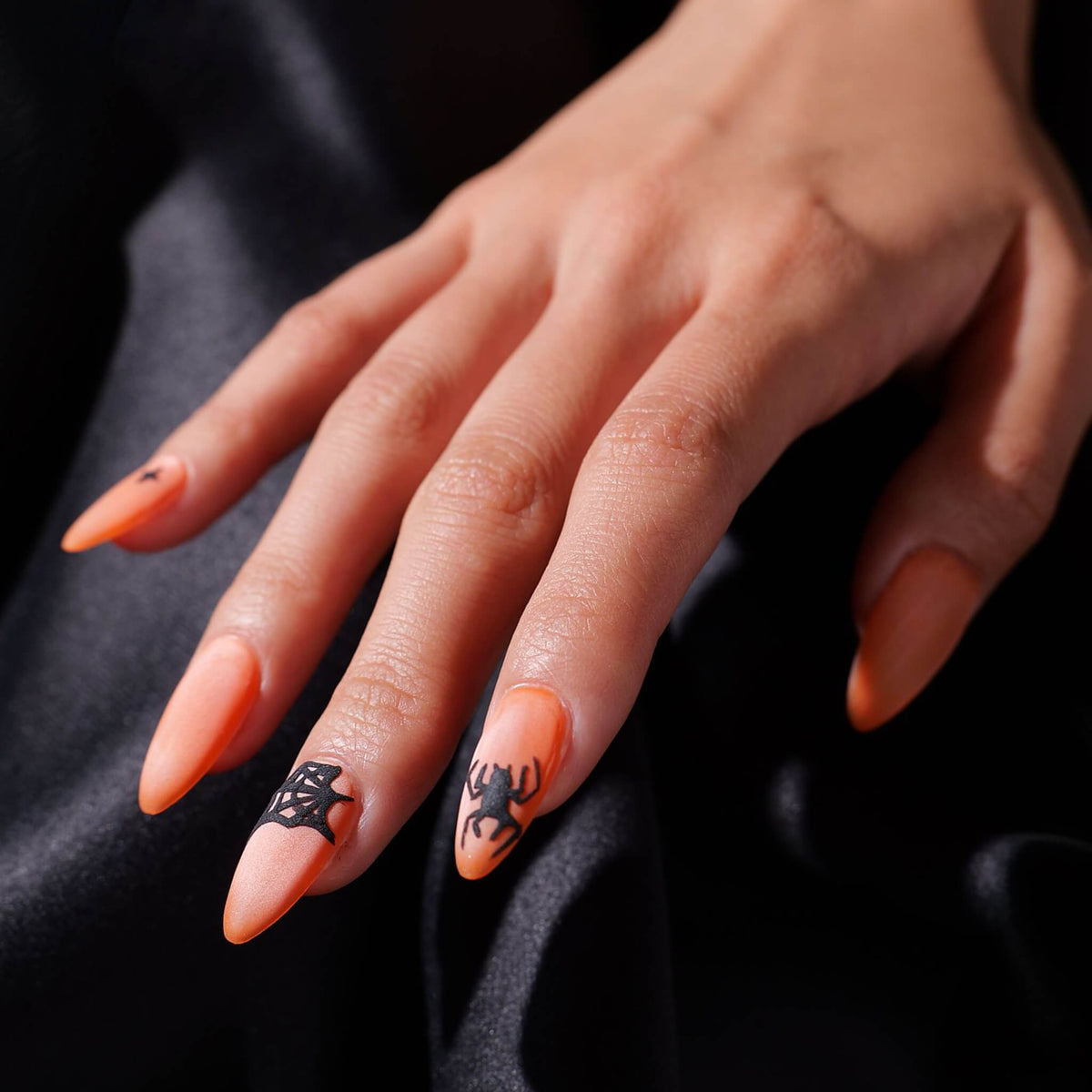 Halloween 2026: Unsere Top 5 schaurig schöne Nageldesigns